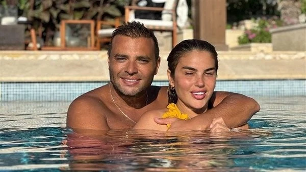 زوجة رامى صبرى تثير الجدل برفقته عبر انستجرام شاهدأثارت درجة الفنان رامى صبرى ، شيرى عادل الجدل بعدما شاركت بها الجمهور عبر حسابها الرسمي على موقع انستجرام رفقة زوجها . وتألقت زوجة