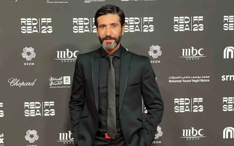 نجوم التمثيل في لبنان تشارك وسام صباغ فرحته بافتتاح اكاديميته إفتتح الممثل اللبناني، وسام صباغ، أمس الخميس، أكاديمية سولوس ( ) في الحازمية بيروت، ليقدم من خلالها مع فريق عمل متخصص 