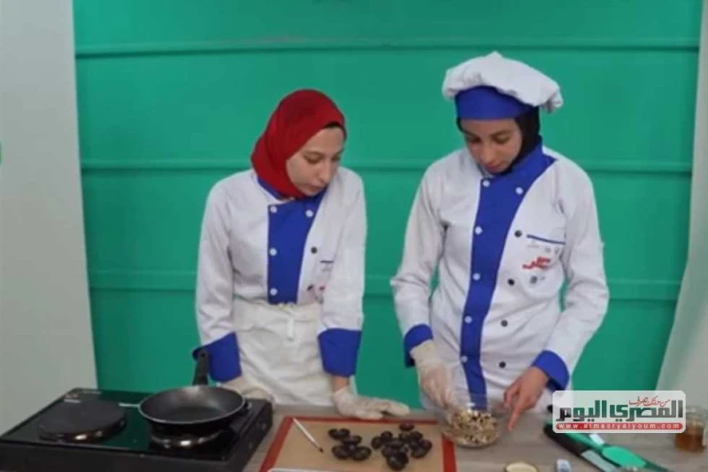 فوز طالبتين من دمياط بالمركز الأول على مستوى الجمهورية لمسابقة فني مبتكر نجحت طالبتان من محافظة دمياط في تحقيق المركز الأول جمهورية في مسابقة فنى مبتكر والتى أقيمت بإشراف وزارة الت