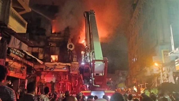 بعد كارثة العتبة.. وزير العمل يطلق مبادرة لمعالجة أسباب الحرائق تفاصيلأعلن وزير العمل محمد جبران، إطلاق الوزارة لمبادرة، لمعالجة أسباب الحرائق،