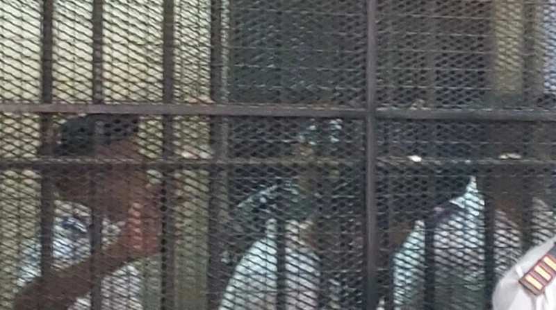 أوراق رسمية تؤجل محاكمة سفاح التجمع 600 ساعة قررت محكمة جنايات القاهرة، المنعقدة بالتجمع الخامس، اليوم الخميس، تأجيل محاكمة سفاح التجمع المتهم بقتل 3