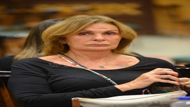 يسرا تنعى محمود العلايلي وتعتذر عن عدم حضور الجنازة لهذا السبب تعرف على التالي يسرا تنعى محمود العلايلي وتعتذر عن عدم حضور الجنازة لهذا السبب، 12 07 ص الثلاثاء 16 يوليو 2024 كتب مع