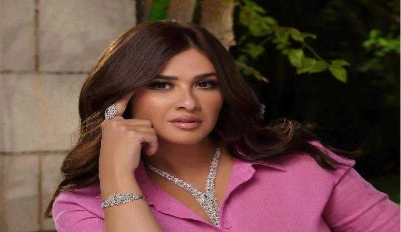 نجوم الفن: ياسمين عبدالعزيز تفاجئ جمهورها بتعليق ناري حول خسارة الوزن اقرأ في أفاق عربية ياسمين عبدالعزيز تفاجئ جمهورها بتعليق ناري حول خسارة الوزن،