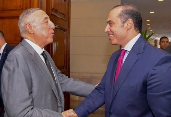 وزير الشئون النيابية يؤكد لرئيس المحكمة الدستورية اعتزازه بقضاتها الأجلاء حرص المستشار محمود فوزي، وزير الشئون النيابية والقانونية والتواصل السياسي،