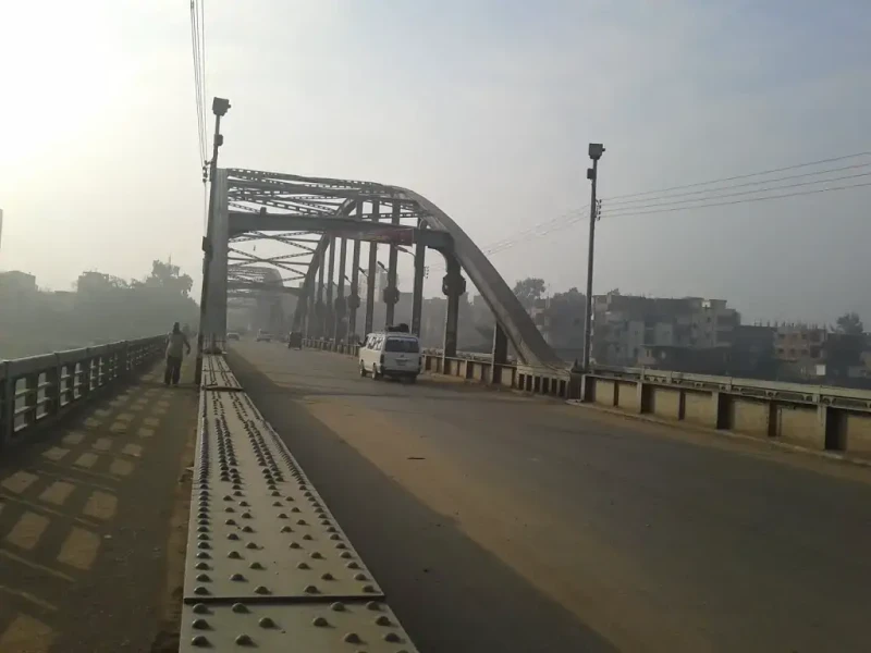 أول تعليق صادم من النقل بشأن تحرك وانحراف كوبري سمنود من مكانه المسامير والألواح المعدنية اتسرقتأصدرت وزارة النقل بيانا رسميا لتوضيح المعلومات المتداولة على وسائل التواصل الاجتماعي