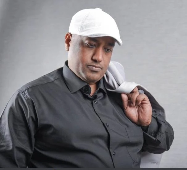 ما هو سبب وفاة أكرم العروسي المنشد الاثيوبي في السعوديةأكرم العروسي هو مغني ديني لديه الجنسية الأثيوبية، يتميز بصوته العذب المختلف وقدرته على توصيل إحساسه للناس بعمق من خلال الأناش