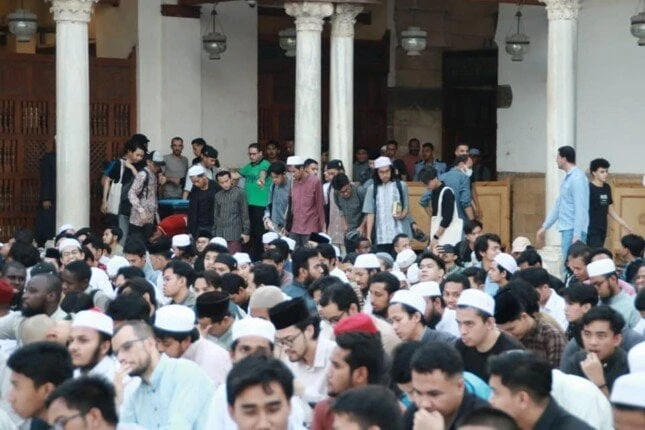 6 آلاف وجبة.. الأزهر ينظم إفطار جماعي ضخم احتفالا بذكرى عاشوراء6 آلاف وجبة.. الأزهر ينظم إفطار جماعي ضخم احتفالا بذكرى عاشوراء افاق عربية نتحدث اليوم حول 6 آلاف وجبة.. الأزهر ينظم 