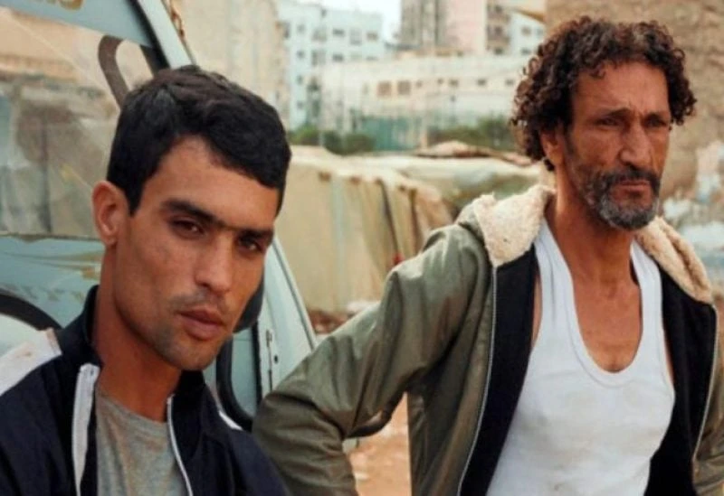 فيلم عصابات المغربي يحصد السوسنة السوداء لمهرجان عمان السينمائي افاق عربية - فاز فيلم عصابات للمخرج المغربي كمال الأزرق بجائزة السوسنة السوداء لأفضل