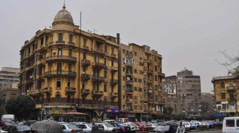 آخرها حريق العتبة.. نار الإيجار القديم تلتهم أصحابها قال رئيس ائتلاف ملاك العقارات القديمة، مصطفى عبدالرحمن، إن العقار الذي انهار بسبب حريق العتبة