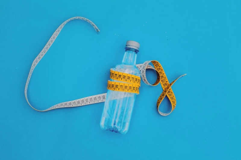 رجيم الماء لفقدان الوزن بسرعة .. الفوائد والأضراريعتمد رجيم الماء على الصيام لفترات معينة مع السماح بتناول المياه فقط خلال فترة الصوم هذه، وقد أثبت