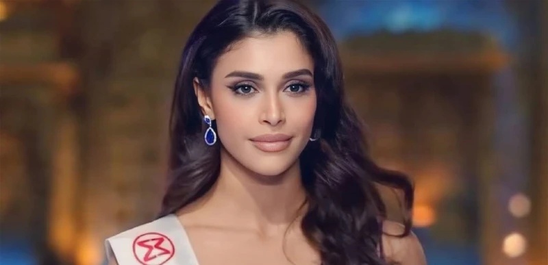 قبل أيام من تسليم تاج ملكة جمال لبنان.. ياسمينا زيتون بفستان مكشوف تستمتع بوقتها في اليونان (صور) تعرف على التالي قبل أيام من تسليم تاج ملكة جمال