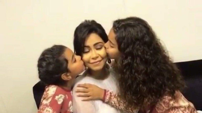 بعد دخولها مصحة نفسية.. ما مصير بنات شيرين؟ دخلت الفنانة شيرين عبد الوهاب مصحة علاجية في الساعات الأولى من صباح اليوم بناء على رغبة أهلها. وهو ما