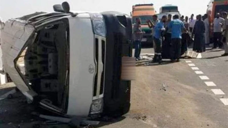 إصابة 5 أشخاص في انقلاب ميكروباص على طريق أسوان الصحراوي الغربي أصيب 5 أشخاص في حادث انقلاب سيارة ميكروباص على طريق أسوان الصحراوي الغربي أمام قرية