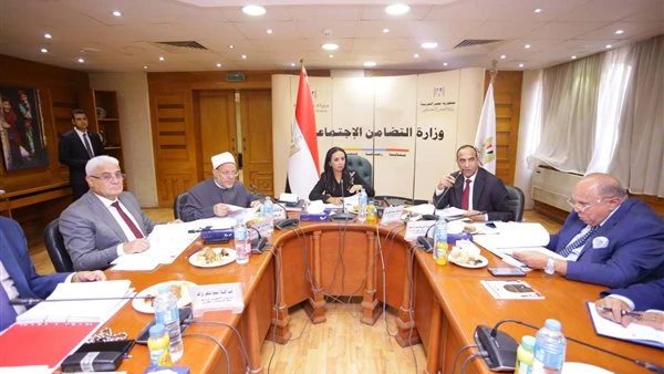 حقق 4.05 مليار جنيه أرباحا.. مايا مرسي تترأس أول اجتماع لبنك ناصرترأست الدكتورة مايا مرسي وزيرة التضامن الاجتماعي ورئيس مجلس إدارة بنك ناصر الاجتماعي أول اجتماع مجلس إدارة للبنك عق