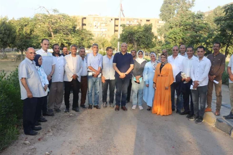 محافظ القليوبية يعاين قطع أراضي ومناطق بالخانكة لبحث استغلالها للإستثمار وتطويرها (تفاصيل) قام المهندس أيمن عطية محافظ القليوبية، بجولة ميدانية