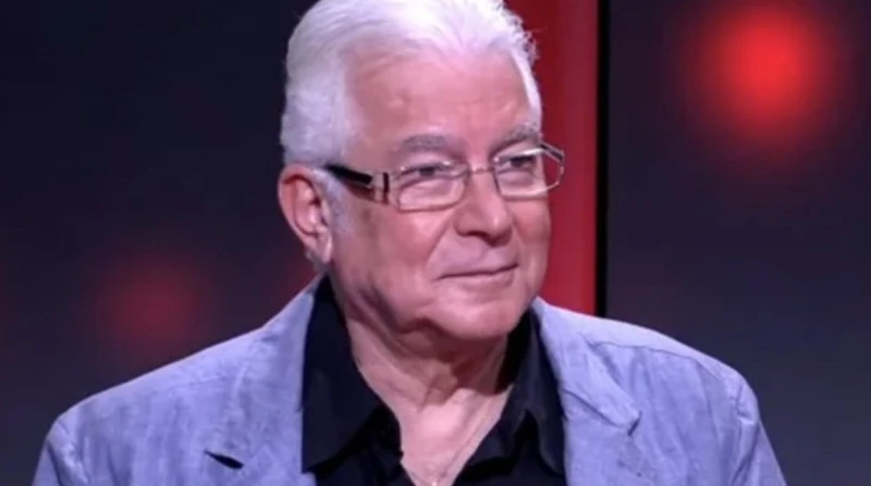 محمود قايبل: أعشق الأكل والنوم.. وأعيش قصة حب مع كلب كشف الفنان محمود قابيل، تفاصيل قصة حبه الجديدة التي تجمعه مع كلب قرر أن يتبناه ويحمل اسم