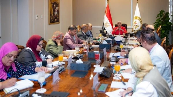 وزيرة البيئة: نسعى لتشجيع المشروعات الصغيرة والمتوسطة الصناعية لعملية التحول الأخضر للوصول للعالميةترأست الدكتورة ياسمين فؤاد وزيرة البيئة الإجتماع