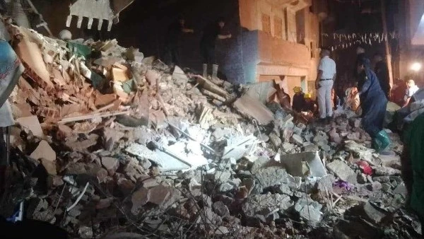 5 ضحايا بينهم حالتي وفاة .. التفاصيل الكاملة لعقار المحلة الكبرى المنهار .. ترميم بدون ترخيص أودى بحياة السكان في قلب مدينة المحلة الكبرى بمحافظة الغربية، انهار منزل مكون من خمسة ط