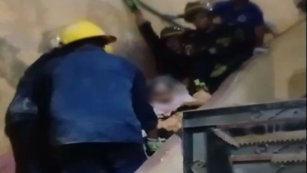 لظروفها الصحية.. الداخلية تسجيب لإستغاثة سيدة مسنة بالإسكندرية وتنقلها للمستشفى استجابت أجهزة الأمن بوزارة الداخلية، ل استغاثة سيدة للمساعدة في نقلها إلى المستشفى لعدم قدرتها على ا