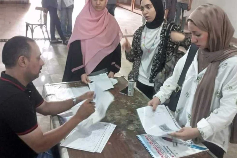 انطلاق اختبارات القدرات بكليتي الفنون التطبيقية والتربية الرياضية ببنها (صور) شهدت كليتي الفنون التطبيقية والتربية الرياضية بنين وبنات، بجامعة بنها،