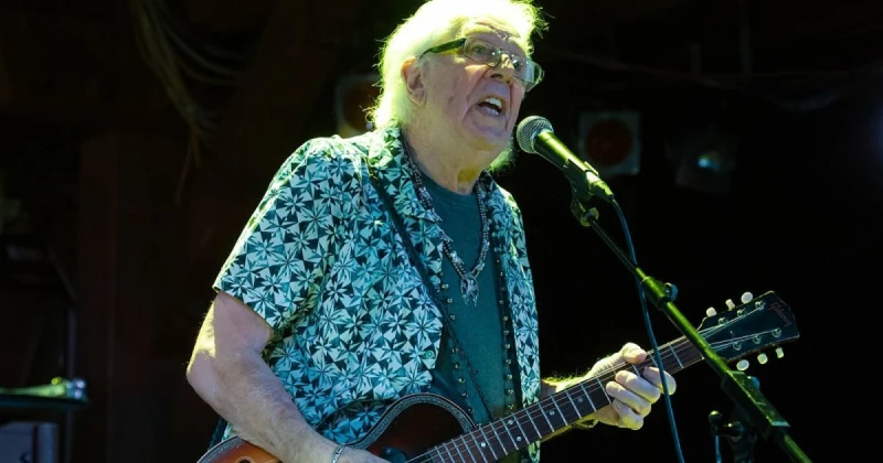 الفن و المشاهير: وفاة عراب موسيقى البلوز البريطانية جون مايال عن عمر يناهز 90 عاما في منزله بكاليفورنيا شاهد المقال التالي من صحافة لبنان عن وفاة