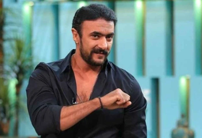 استقبال حافل لأحمد العوضي في الساحل الشمالي (فيديو) التف افاق عربية حول الفنان أحمد العوضي، أثناء استمتاعه بالإجازة الصيفية في إحدى قرى الساحل