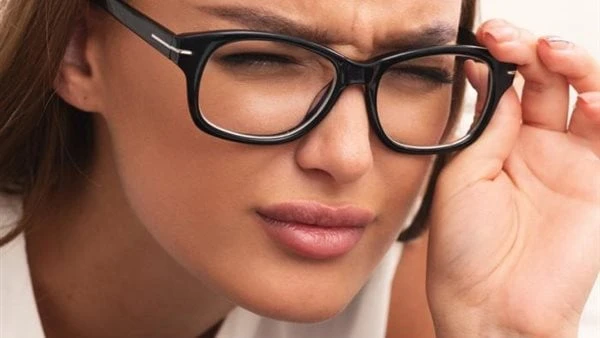 لا تستهتر به.. كيف يشكل نقص فيتامين ب 12 خطرا على الحياة؟ نقص فيتامين 12 يمكن أن يكون خطيرا على الصحة إذا لم يتم معالجته بسرعة.. إليك أهم النقاط حول