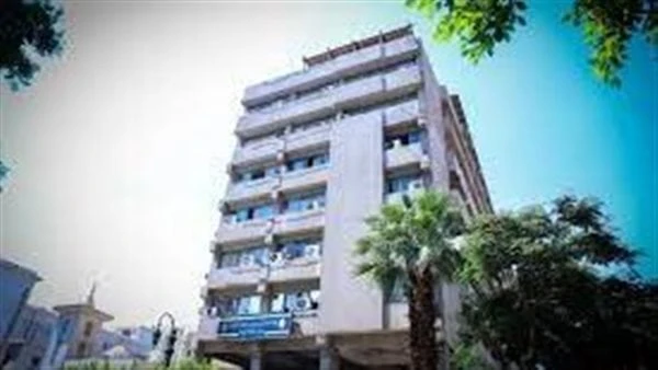 الإعتداء على طبيب بسوهاج.. هيئة المستشفيات تكلف الإدارة القانونية بمتابعة التحقيقات بالحادث أعربت الهيئة العامة للمستشفيات والمعاهد التعليمية عن