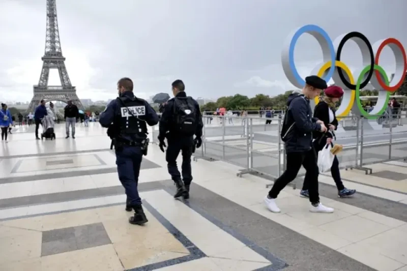 ترتيبات أمنية مشددة في شارع الشانزليزيه قبل ساعات من افتتاح أولمبياد باريستتجه أنظار العالم إلى باريس اليوم لحضور الافتتاح الأسطوري لأولمبياد باريس
