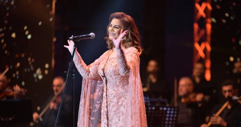 بالصور- ميادة الحناوي تشعل المسرح في مهرجان إهدينيات.. حضور كامل وتفاعل مدهش تعرف على التالي بالصور- ميادة الحناوي تشعل المسرح في مهرجان إهدينيات..