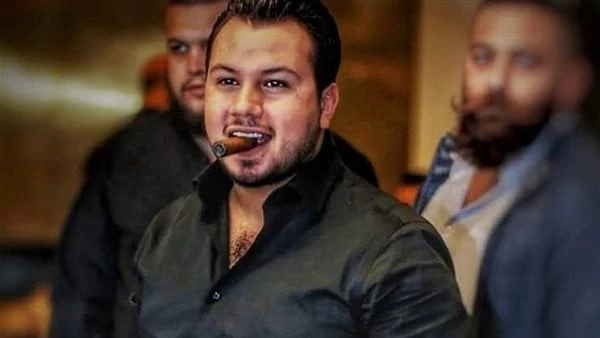 رمى دولارات على الجمهور .. فيديو صادم لفنان لبناني شهيرضجت مواقع التواصل الإجتماعي خلال الساعات الماضية بمقطع فيديو صادم للفنان اللبناني وديع