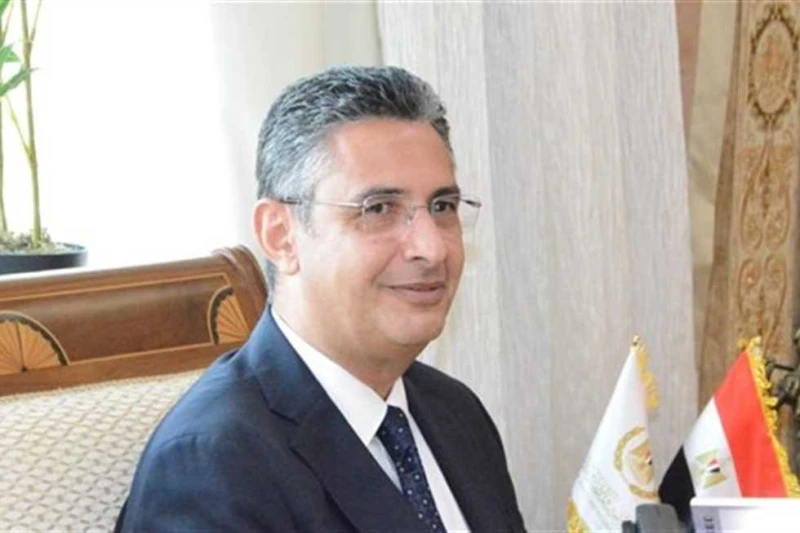 أشرف غازي قائما بأعمال العضو المنتدب الرئيس التنفيذي لالقابضة للصوامع والتخزين أصدر الدكتور شريف فاروق وزير التموين والتجارة الداخلية، قرارا وزاريا بتكليف الدكتور أشرف صادق غازي، ل