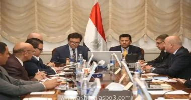 كتب - محمود الهندي استقبل الدكتور أشرف صبحي، وزير الشباب والرياضة، اليوم، الدكتور أحمد فؤاد هنو، وزير الثقافة، لبحث أطر التعاون، وتعزيز مجالات العمل