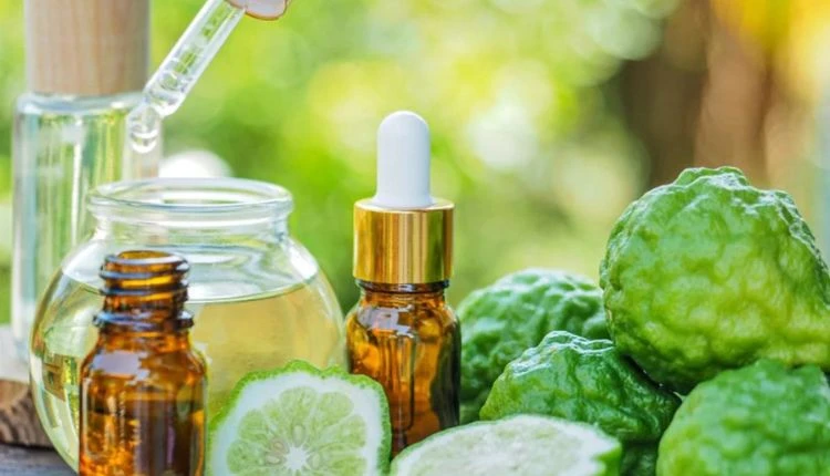 فوائد زيت البرغموت للبشرة .. تعرفي على طريقة استخدامهزيت البرغموت هو نوع من الزيوت العطرية المستخرجة من قشرة فاكهة برتقال البرغموت. وهو عطري للغاية ومعروف برائحة الحمضيات والأزهار 