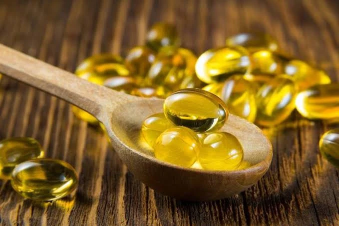 فوائد فيتامين ه للبشرةفيتامين هيعد فيتامين ه إحدى الفيتامينات التى تذوب بالدهون، حيث انه يوجد على ثماني أشكال كيميائية مختلفة ومتنوعة، وهي؛ ألفا، وبيتا، وجاما، ودلتا توكوفيرول، وأل