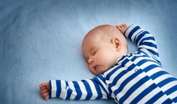 علامات صحة الطفل الرضيع .. انتبهي لهانستعرض أبرز العلامات التي تؤكد أن الطفل حديث الولادة يتمتع بصحة جيدة، دون الإصابة بأي أمراض، وذلك لحماية الطفل