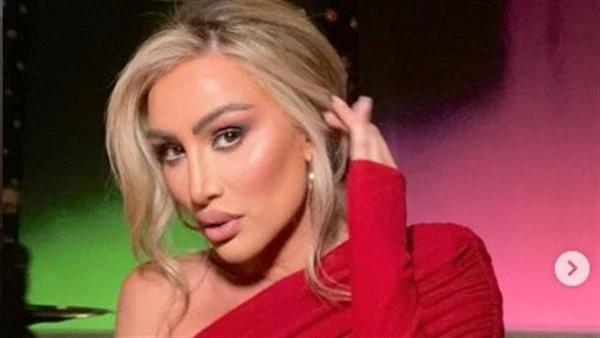 نشرة المرأة والصحةسبب غير متوقع لوفاة الفنان محمد نصر وناقد موضة يعلق على فستان مايا دياب في حفل لبناننشر موقع افاق عربية عددا من الأخبار المهمة في