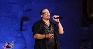 فن: هشام عباس لالعالم علمين: سنقدم أغانى مفرحة مع نجوم التسعينيات بالمهرجان اقرأ في أفاق عربية هشام عباس ل العالم علمين سنقدم أغانى مفرحة مع نجوم