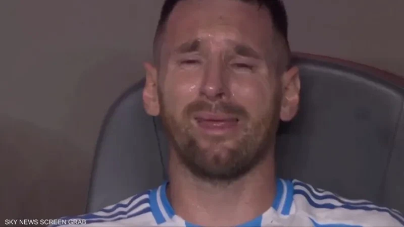بالفيديو ليونيل ميسي باكيا بشكل هستيري بعد مغادرته نهائي كوبا أمريكابالفيديو ليونيل ميسي باكيا بشكل هستيري بعد مغادرته نهائي كوبا أمريكا.. تعرض