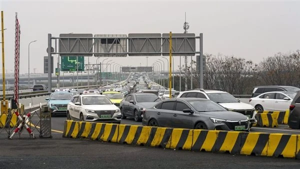 تراجع مبيعات السيارات في الصين بنحو 7 خلال يونيو انخفضت مبيعات السيارات في الصين في يونيو بنسبة 6.9 عن العام السابق، لتواصل الانخفاضات للشهر الثالث