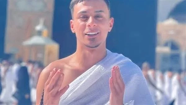 بخلى الناس ترقص وألم ذنوب.. علي قدورة: مش هرجع للغناء أبدا أثار الفنان على قدورة حالة من الجدل الواسع مجددا بعد إعلان اعتزاله الغناء نهائيا؛ وذلك عبر حسابه على موقع التواصل الاجتما