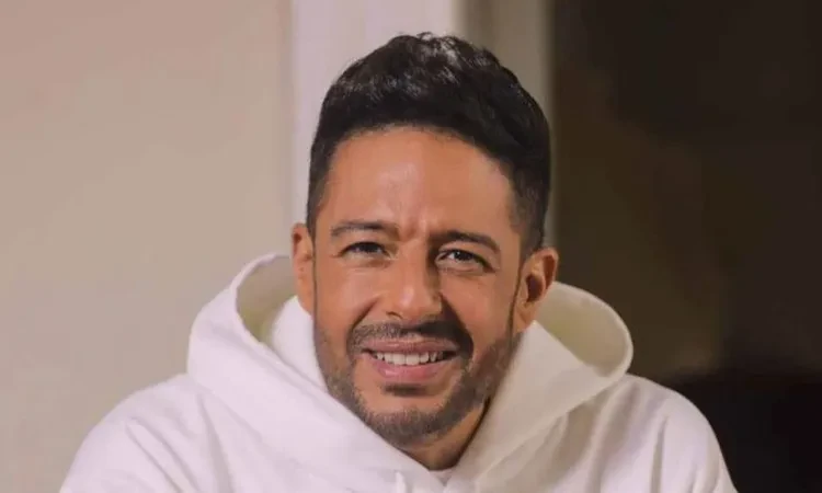 فن: حماقي يفاجئ جمهوره ب3 أغاني جديدة اقرأ في أفاق عربية حماقي يفاجئ جمهوره ب3 أغاني جديدة، أعلن الفنان محمد حماقي، عن مفاجأة سارة لجمهوره ومحبيه،