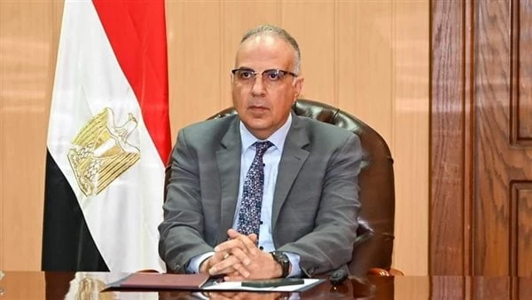 وزير الري يناقش إجراءات التعامل مع تسرب البقع الزيتية في نهر النيلعقد الدكتور هانى سويلم، وزير الموارد المائية والرى، اجتماعا لمتابعة نتائج اجتماعات