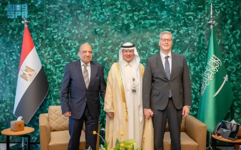 اقتصاد: وزير الطاقة يبحث التعاون في 5 مجالات بالقاهرة.. ويناقش مشروع الربط الكهربائي اقتصاد، وزير الطاقة يبحث التعاون في 5 مجالات بالقاهرة ويناقش