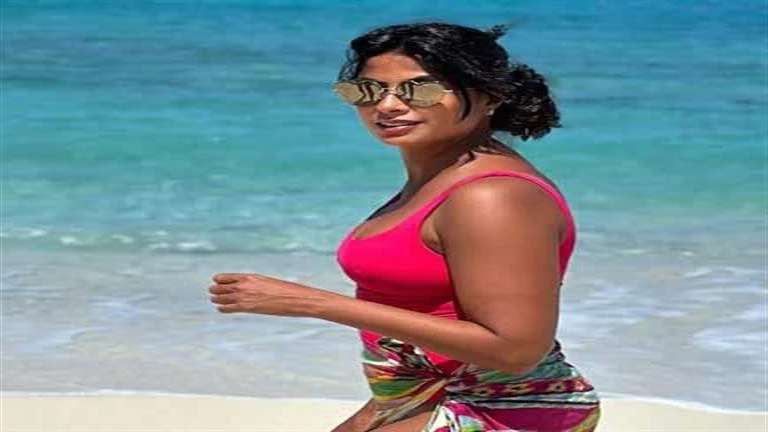 روبي تخطف الأنظار بإطلالة جريئة خلال عطلتها الصيفية تعرف على التالي روبي تخطف الأنظار بإطلالة جريئة خلال عطلتها الصيفية، 05 59 م الثلاثاء 16 يوليو