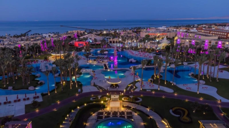 الليلة ب مليون جنيه.. مواصفات وأسعار مصايف ثمة تساؤلات تشغل بال الشعب المصري عن أسعار مصايف الأغنياء، وعن ماهية الخدمات المقدمة لهم، بعد أن أضحت بعض المناطق الساحلية، تقتصر على الط