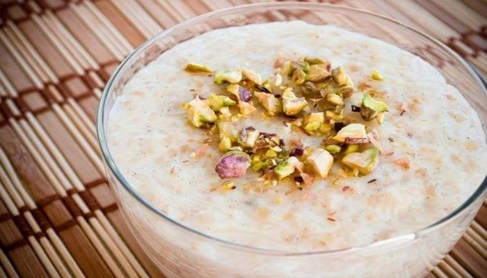 من أغنى مصادر الكالسيوم.. تعرف على الفوائد الغذائية لطبق العاشوراءعاشوراء بالمكسراتهبة المرمىأعلن المعهد القومى للتغذية، التابع لوزارة الصحة والسكان، أن طبق العاشوراء، من الحلويات 