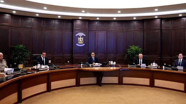 مدبولي يترأس اجتماع الحكومة من العلمين لمناقشة ملفات الخدمات والمشروعات الجاري تنفيذهاترأس الدكتور مصطفى مدبولي، رئيس مجلس الوزراء، منذ قليل اجتماع