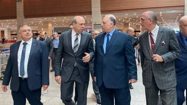 بعد العطل العالمي.. وزير الطيران يتابع انتظام التشغيل وسير العمل بمطار القاهرة قام الدكتور طيار سامح الحفنى وزير الطيران المدني، بجولة تفقدية لمطار