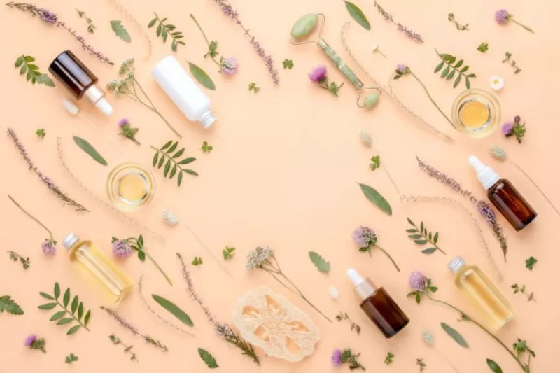 العناية بالبشرة بعد سن الأربعين .. روتين يحافظ على شباب البشرةبعد سن الأربعين تتسارع عملية شيخوخة البشرة، بسبب فقدانها مرونتها نتيجة تباطؤ إنتاج الكولاجين والإيلاستين في الجلد، إذا